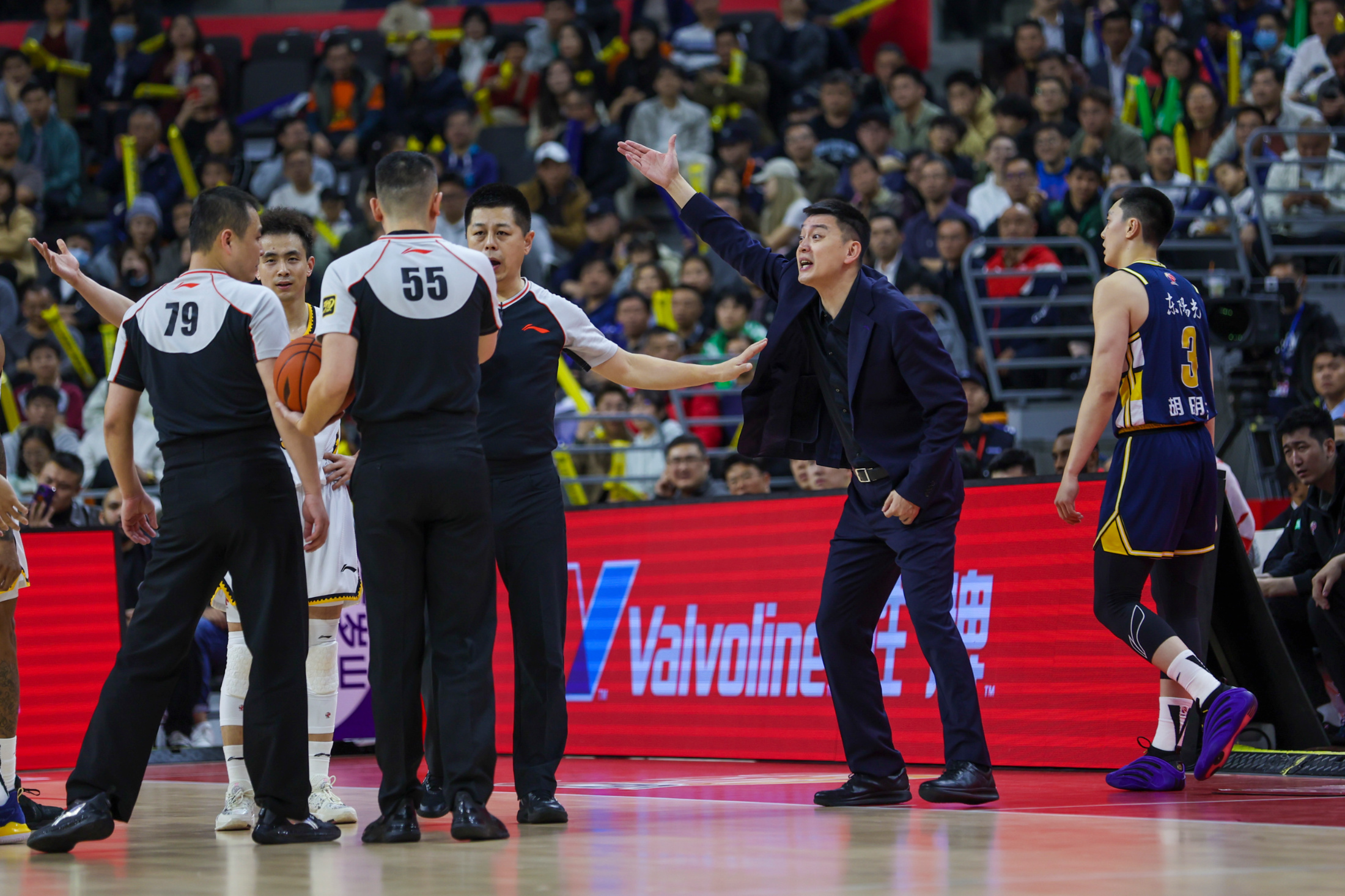 里程碑夜！广厦男篮豪取连胜，全明星赛今晚刷纪录，压力陡增，阵容厚度经受考验