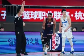 熊猫体育官方网站-加时末段金州勇士手感冰凉——意大利杯节点到来，引发热议，更衣室氛围转暖